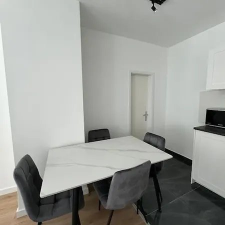 Gemuetliches Apartment, Nur 5 Min Ins Zentrum