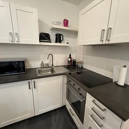 Gemuetliches Apartment, Nur 5 Min Ins Zentrum *