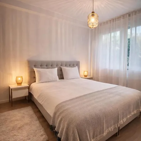 アパート Gemuetliches Apartment, Nur 5 Min Ins Zentrum ニュルンベルク